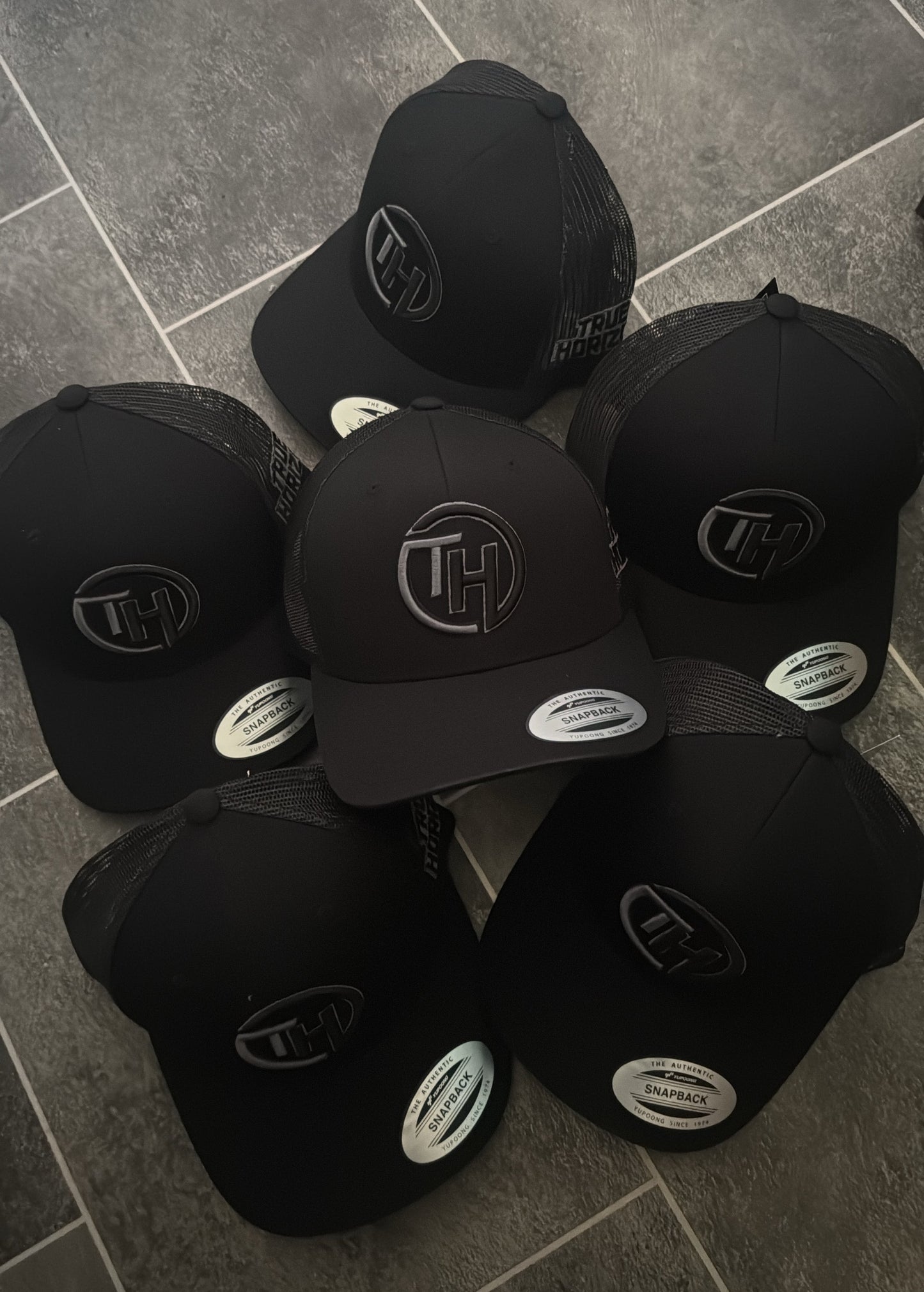 ‘TH’ og logo black/grey cap